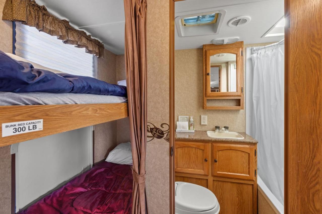 Jt Village Campground - Bunkhouse Джошуа-Три Экстерьер фото